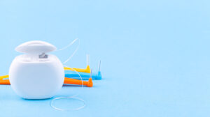 Centro Odontoiatrico Laudense - Tipologie di strumenti per pulizia dei denti simili a filo interdentale